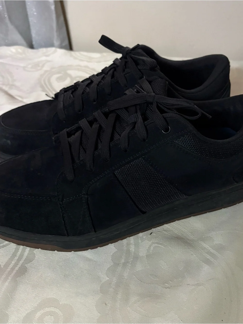 Brahma men’s Grate 11 steel toe work shoe featuring a black suede design size 12